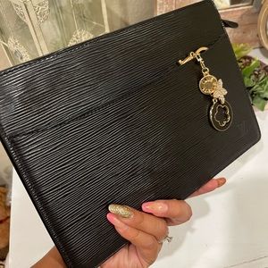 Louis Vuitton Epi Pochette